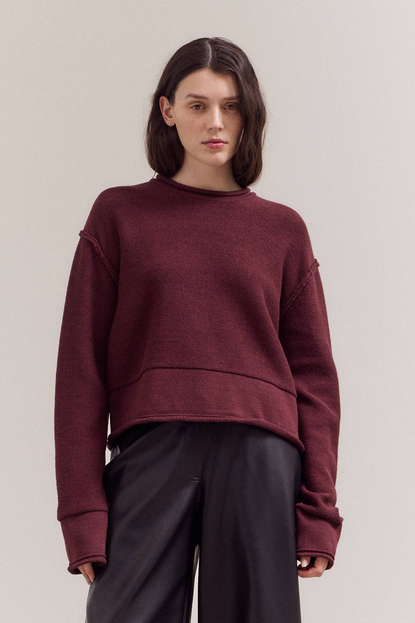 42043 - ROLLED EDGE DETAIL LONG SLEEVE TOP