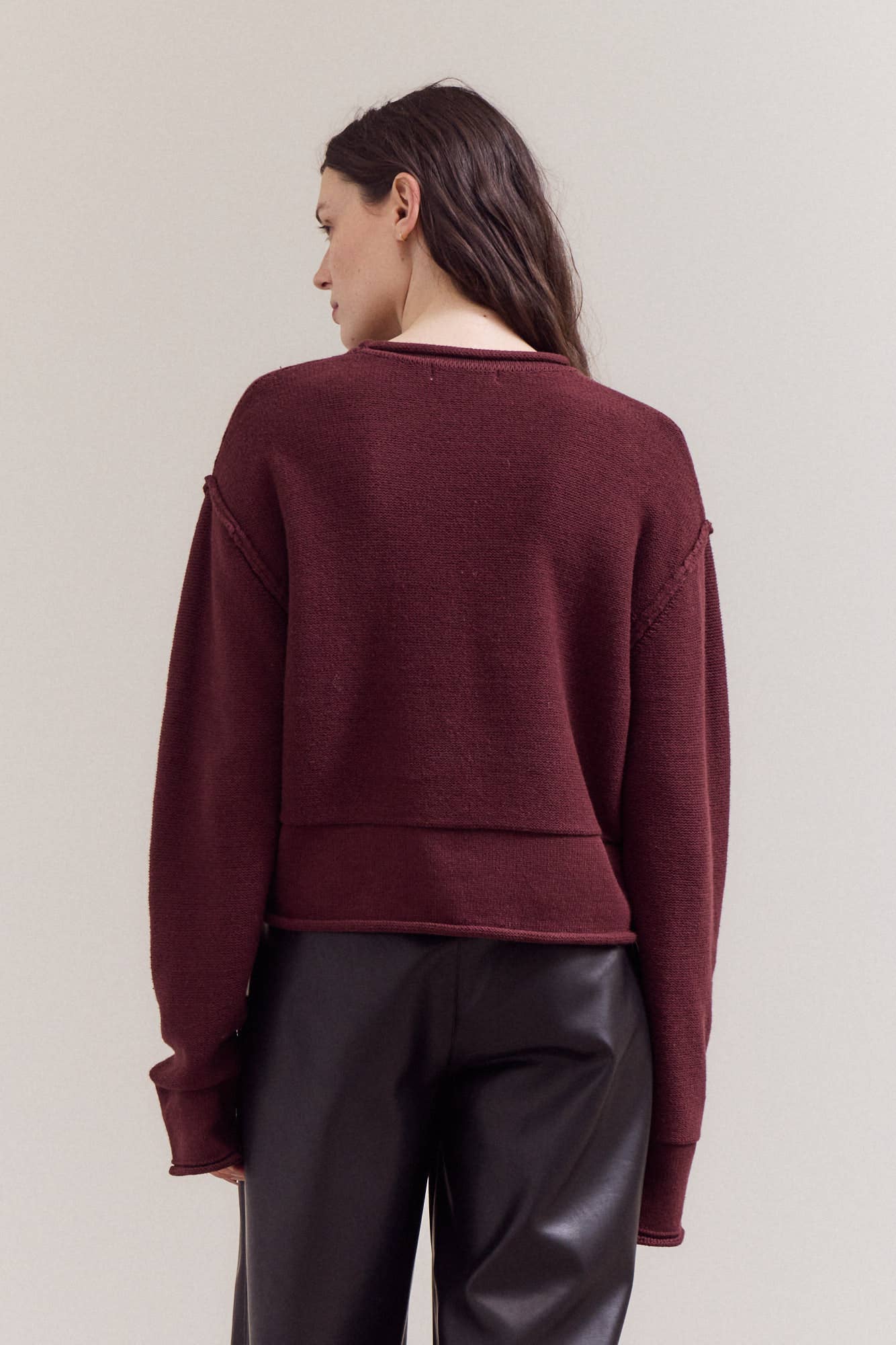 42043 - ROLLED EDGE DETAIL LONG SLEEVE TOP