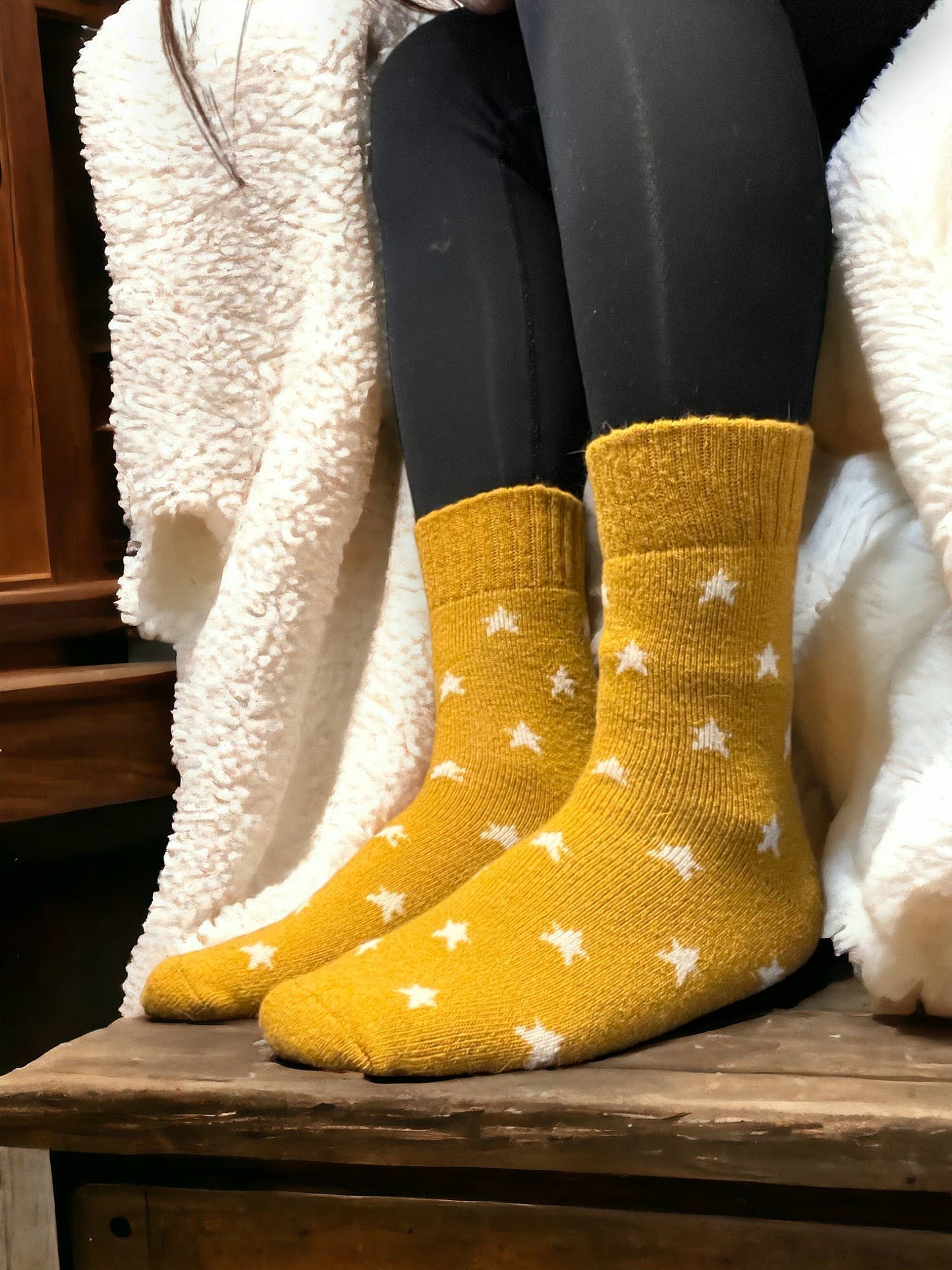 Stylish Stars Ribbed Gold Socks