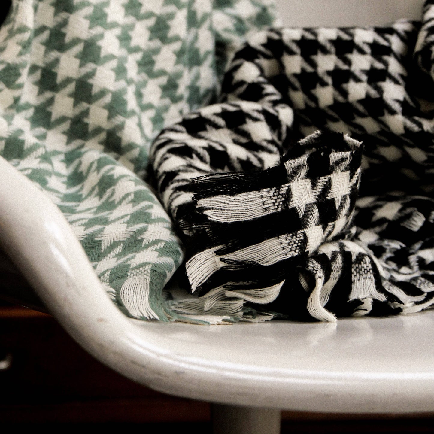 Gentil Coquelicot Paris Houndstooth Scarf