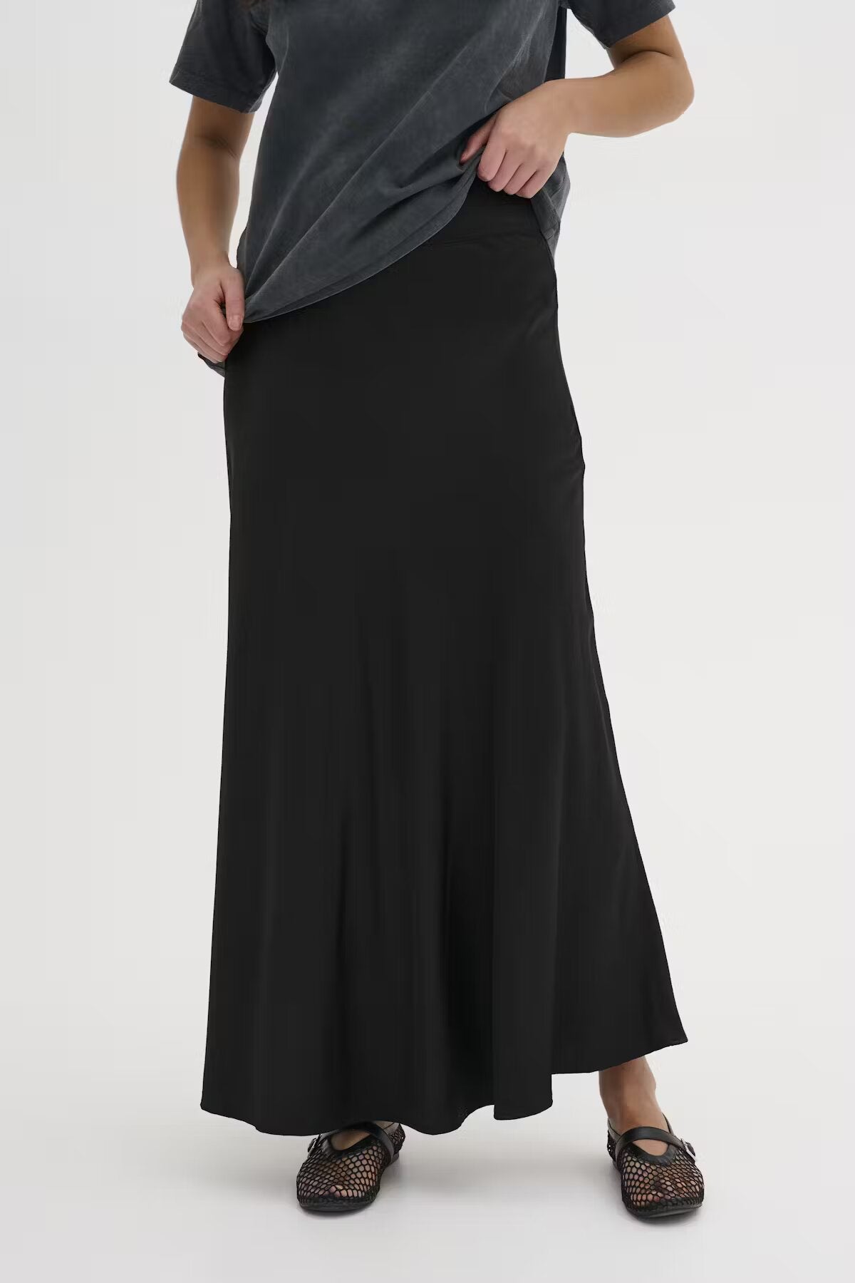 My Essential Wardrobe Estelle Long Skirt Black